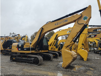 Bandgrävare CATERPILLAR 320D2