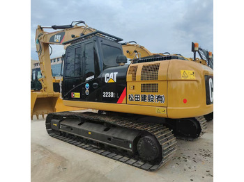 Bandgrävare CATERPILLAR 323D