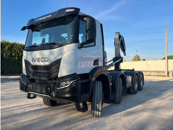Lastväxlare lastbil IVECO Trakker