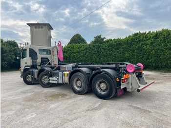 Lastväxlare lastbil VOLVO FM480 SCARRABILE 8X4: bild 3