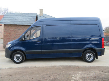 Små skåpbil Mercedes-Benz Sprinter 311CDi: bild 4