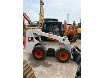 Kompaktlastare/ Slirstyrda lastare BOBCAT S160