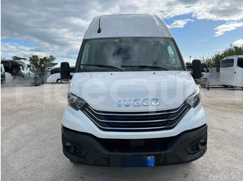 Förortsbuss IVECO Daily