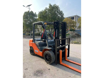 Dieseltruck TOYOTA 3 ton 8F used japan brand diesel forklift: bild 2