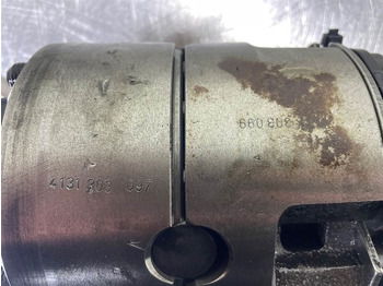 Axel och reservdelar för Byggmaskiner Schaeff SKL853-ZF AP-R735/P4-4131303097-Differential: bild 4