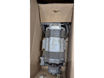 Terränggående truck KOMATSU HD405