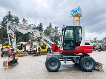 Grävmaskin på däck TAKEUCHI
