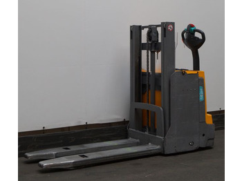 Staplare JUNGHEINRICH EJD