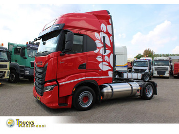 Dragbil IVECO S-WAY