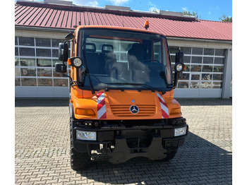 Tippbil lastbil UNIMOG