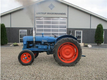 Traktor FORDSON