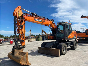 Grävmaskin på däck DOOSAN DX160W