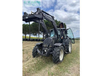 Traktor VALTRA N134