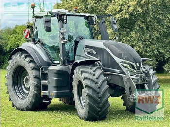 Traktor VALTRA