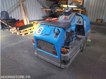 Leasa Balayeuse aspiratrice de trottoirs TENNANT LITTER HAWK 4100 Balayeuse aspiratrice de trottoirs TENNANT LITTER HAWK 4100: bild 2 Leasa Balayeuse aspiratrice de trottoirs TENNANT LITTER HAWK 4100 Balayeuse aspiratrice de trottoirs TENNANT LITTER HAWK 4100: bild 2