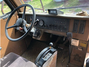 Terränggående truck CATERPILLAR