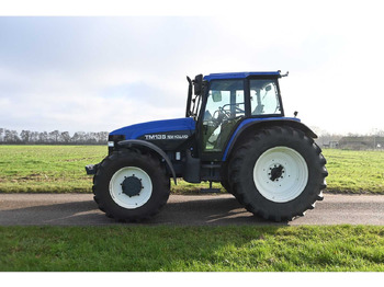 Traktor NEW HOLLAND - 1998 - TM135 - ALL-WHEEL DRIVE FARM TRACTOR: bild 3 Traktor NEW HOLLAND - 1998 - TM135 - ALL-WHEEL DRIVE FARM TRACTOR: bild 3