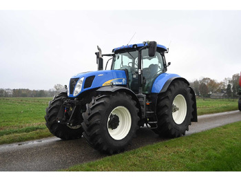 Traktor NEW HOLLAND T7000