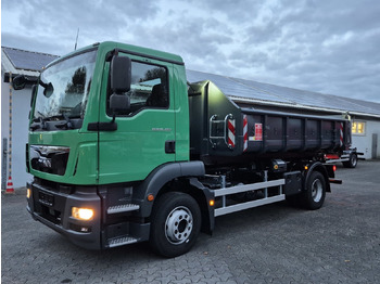 Lastväxlare lastbil MAN TGM 15.250
