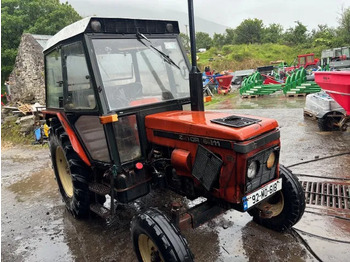 Traktor ZETOR