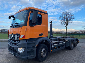 Flakbil MERCEDES-BENZ