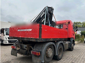 Flakbil, Kranbil Scania 124 L 470 - Flatbed + crane: bild 3