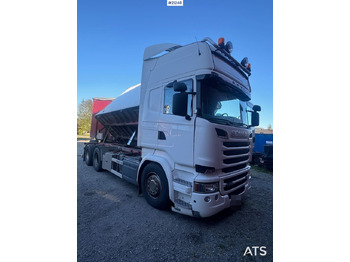 Lastbil med skåp SCANIA R 580