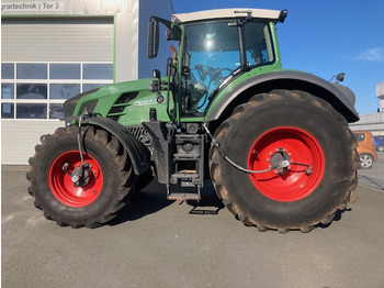 Traktor FENDT 826 Vario