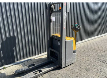 Staplare JUNGHEINRICH EJC