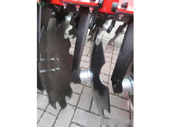Tallriksredskap Awemak hydraulic folding disc harrow Ozyrys BTH40, 4 m: bild 5