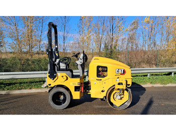 Kompaktor CATERPILLAR