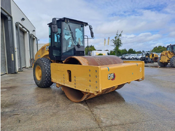 Kompaktor CATERPILLAR