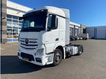 Dragbil MERCEDES-BENZ Actros 1840