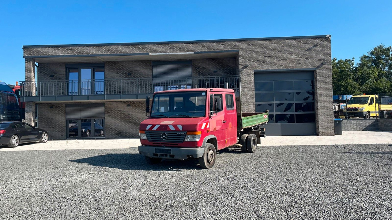 Mercedes-Benz Vario 614 DK Kipper Doka Mercedes-Benz Vario 614 DK Kipper Doka - Transportbil med tippflak, Dubbelhytt transportbil: bild 1 Mercedes-Benz Vario 614 DK Kipper Doka Mercedes-Benz Vario 614 DK Kipper Doka - Transportbil med tippflak, Dubbelhytt transportbil: bild 1