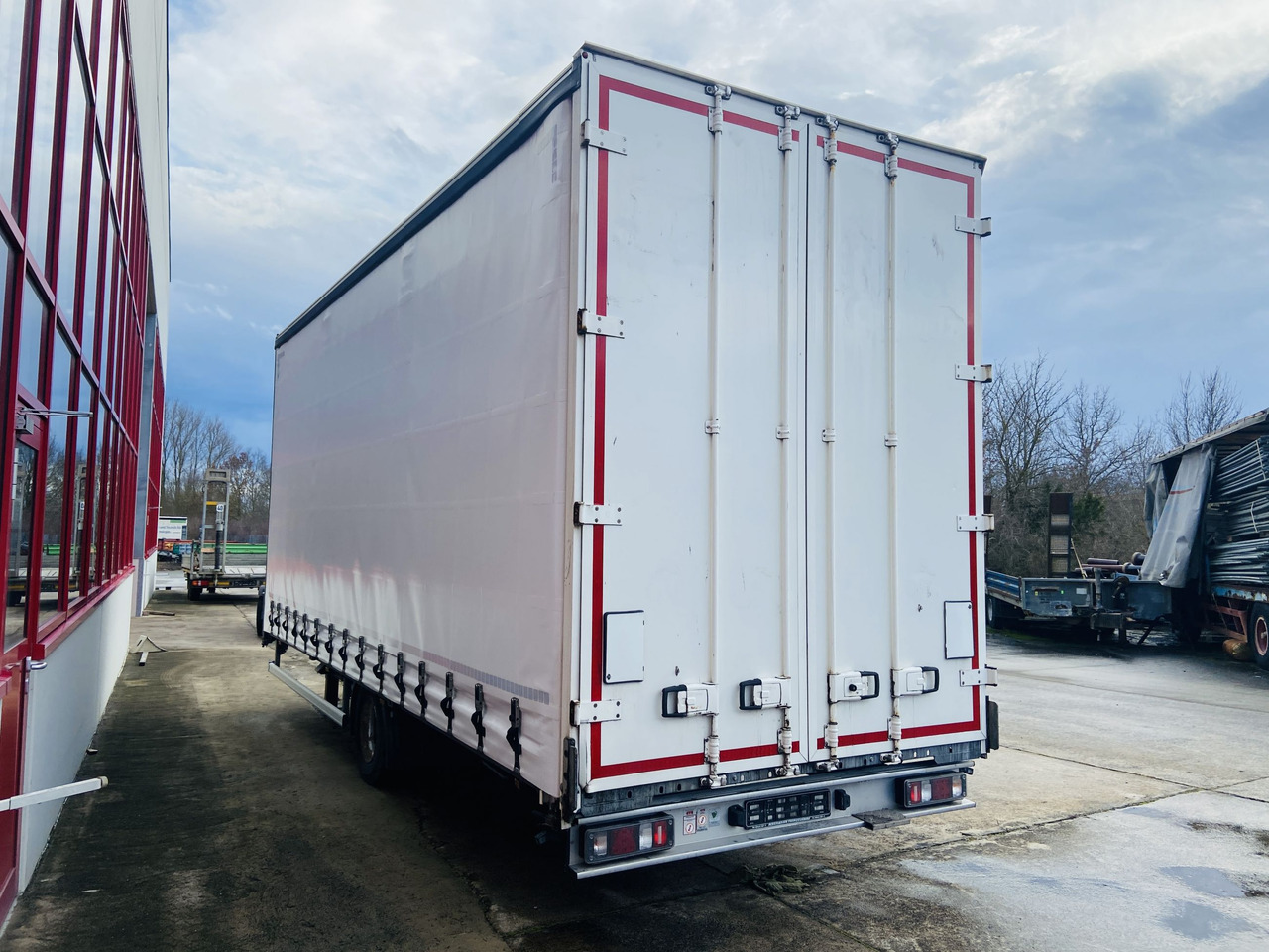 Ackermann Z-KA-F10.5/7,6 1 Achs Planenanhänger 10,5 t GG - Skåpsläp: bild 4 Ackermann Z-KA-F10.5/7,6 1 Achs Planenanhänger 10,5 t GG - Skåpsläp: bild 4