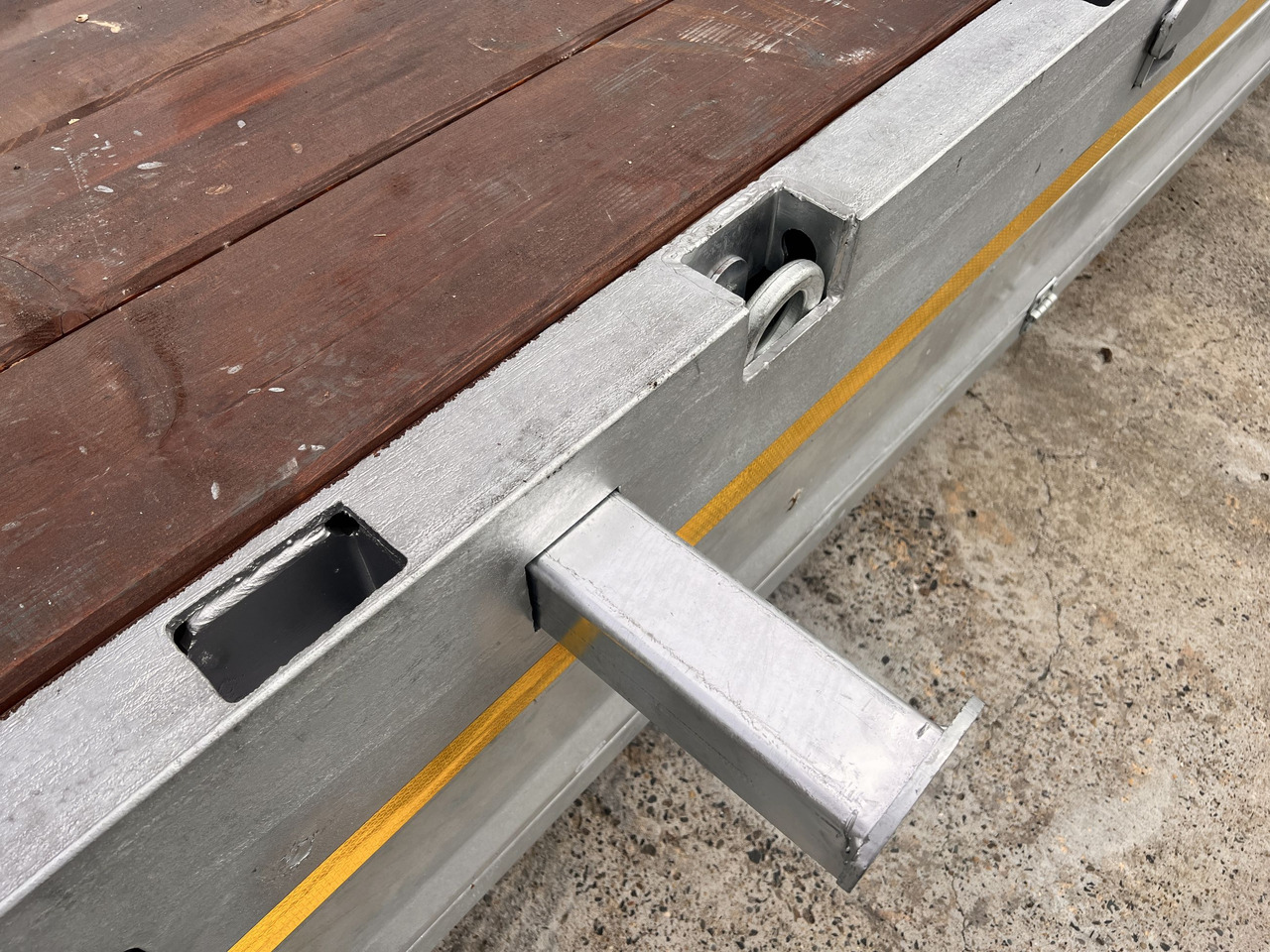 Möslein ST 3 3 Achs Satteltieflader neu - Låg lastare semitrailer: bild 3 Möslein ST 3 3 Achs Satteltieflader neu - Låg lastare semitrailer: bild 3