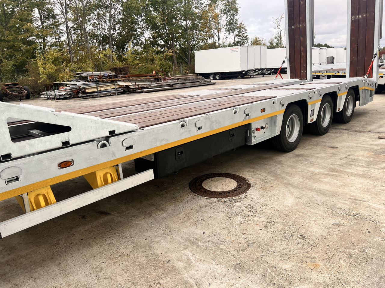 Möslein ST 3 3 Achs Satteltieflader neu - Låg lastare semitrailer: bild 5 Möslein ST 3 3 Achs Satteltieflader neu - Låg lastare semitrailer: bild 5