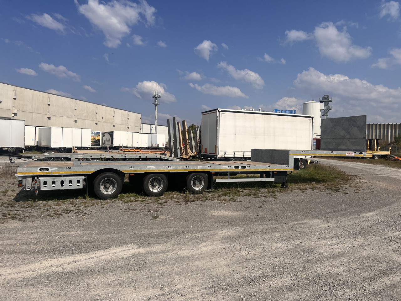 Möslein ST 3 Plato 8,7 3 Achs Satteltieflader Plato 45 t GGfür Fertigteile, Baumaschinen - Låg lastare semitrailer: bild 4 Möslein ST 3 Plato 8,7 3 Achs Satteltieflader Plato 45 t GGfür Fertigteile, Baumaschinen - Låg lastare semitrailer: bild 4