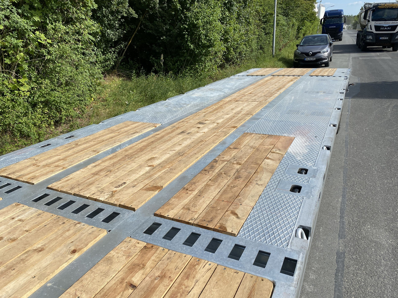 Möslein ST 3-Plato 9,4 3 Achs Satteltieflader Plato 45 t GGfür Fertigteile, Baumaschinen oder Container - Låg lastare semitrailer: bild 4 Möslein ST 3-Plato 9,4 3 Achs Satteltieflader Plato 45 t GGfür Fertigteile, Baumaschinen oder Container - Låg lastare semitrailer: bild 4