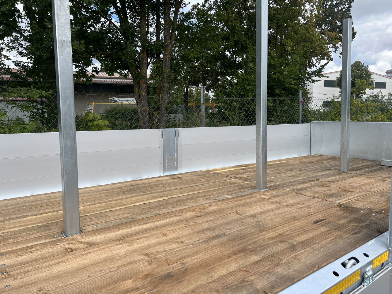 Möslein THT 11- G 6,2 Tandem Pritsche- Tieflader mit Rungentaschen - Flaksläp: bild 2 Möslein THT 11- G 6,2 Tandem Pritsche- Tieflader mit Rungentaschen - Flaksläp: bild 2