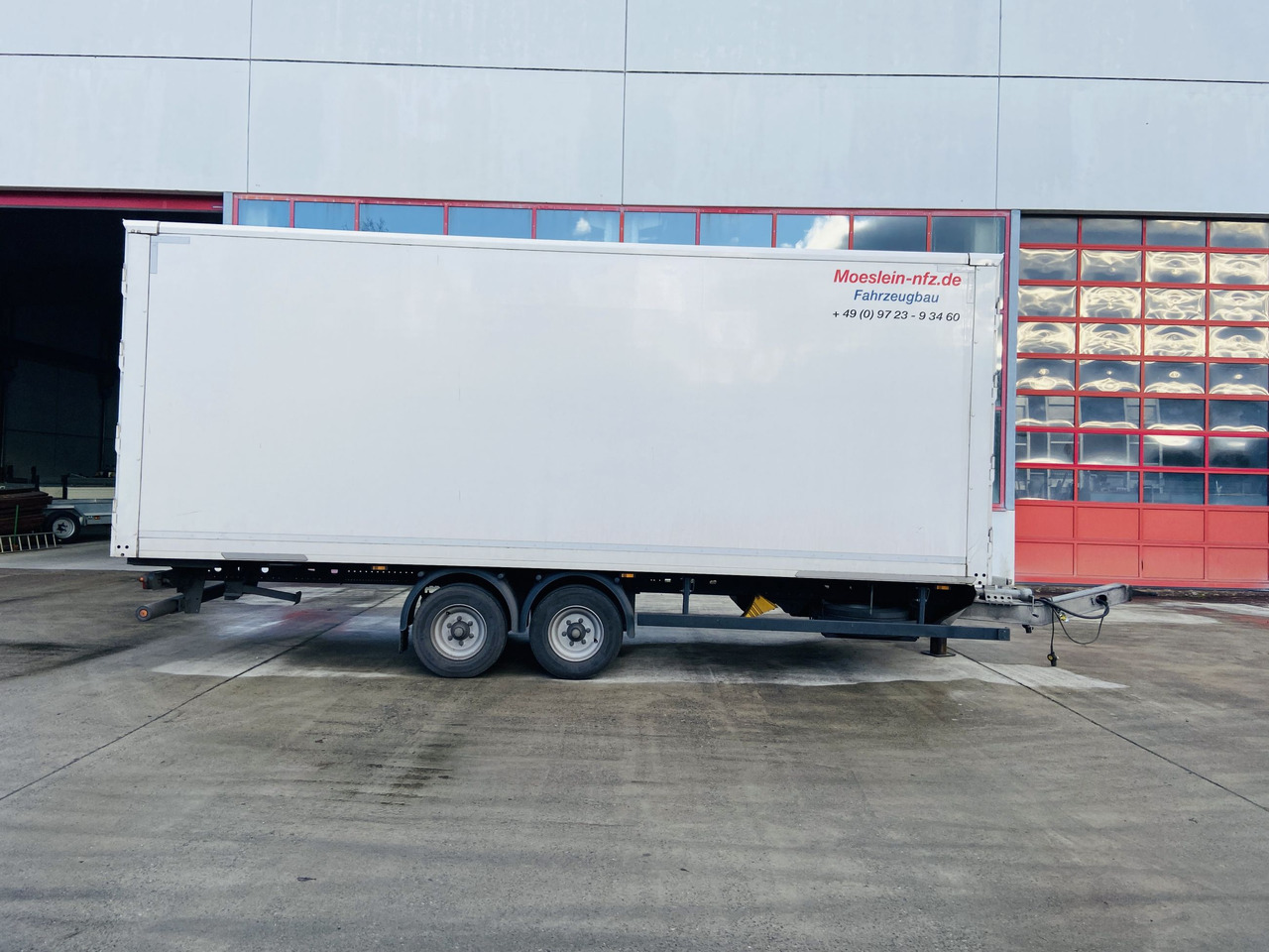 Möslein TKO 105 D 7m weiß Tandem- Koffer, Durchladbar, Neuwertig - Skåpsläp: bild 5 Möslein TKO 105 D 7m weiß Tandem- Koffer, Durchladbar, Neuwertig - Skåpsläp: bild 5