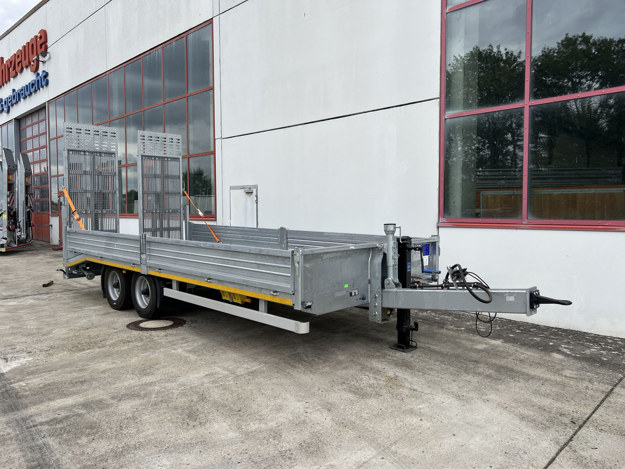 Möslein TT11 BR Neuer Tandemtieflader, breit Rampen - Låg lastare trailer: bild 2 Möslein TT11 BR Neuer Tandemtieflader, breit Rampen - Låg lastare trailer: bild 2