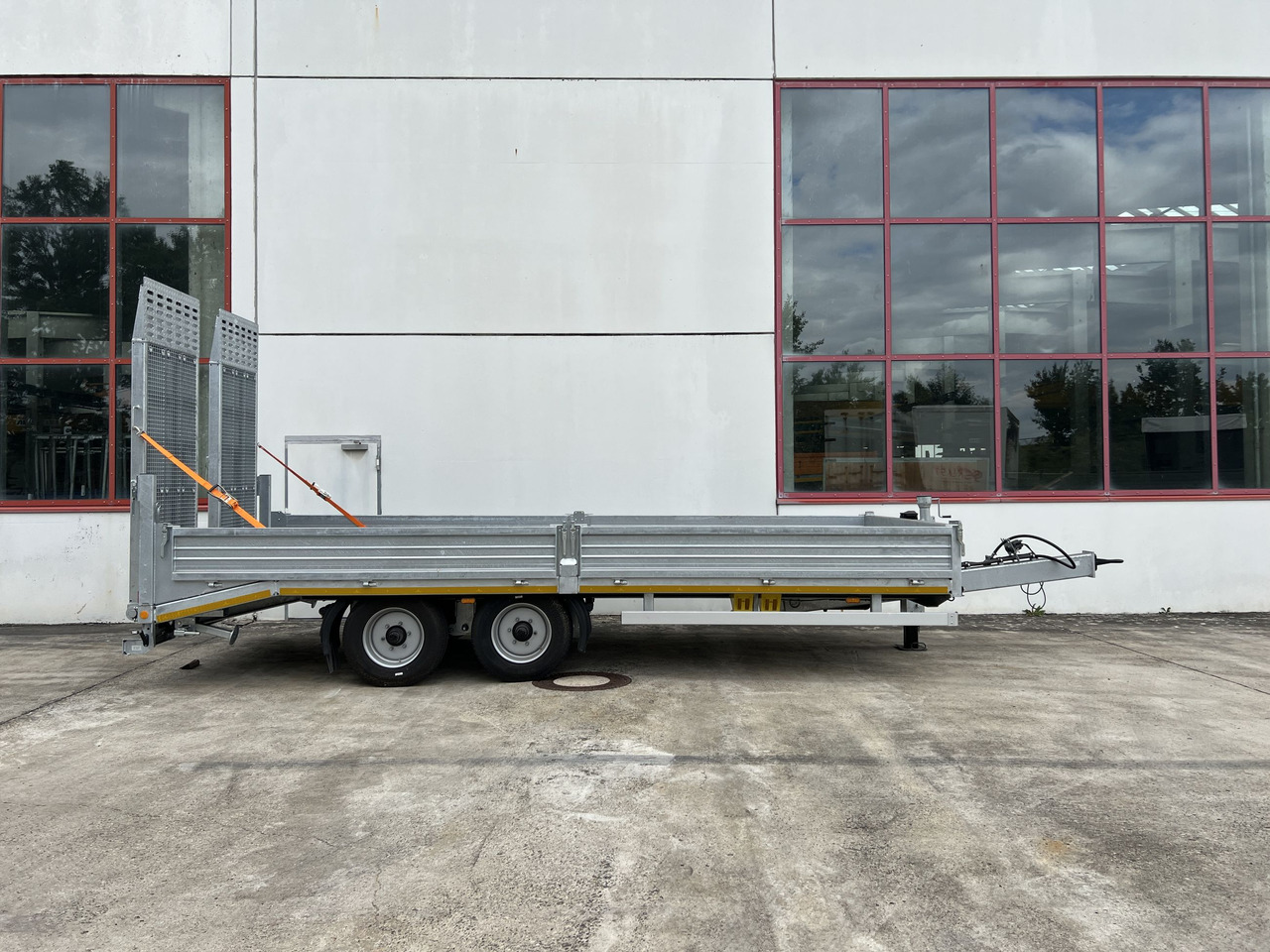 Möslein TT11 BR Neuer Tandemtieflader, breit Rampen - Låg lastare trailer: bild 1 Möslein TT11 BR Neuer Tandemtieflader, breit Rampen - Låg lastare trailer: bild 1