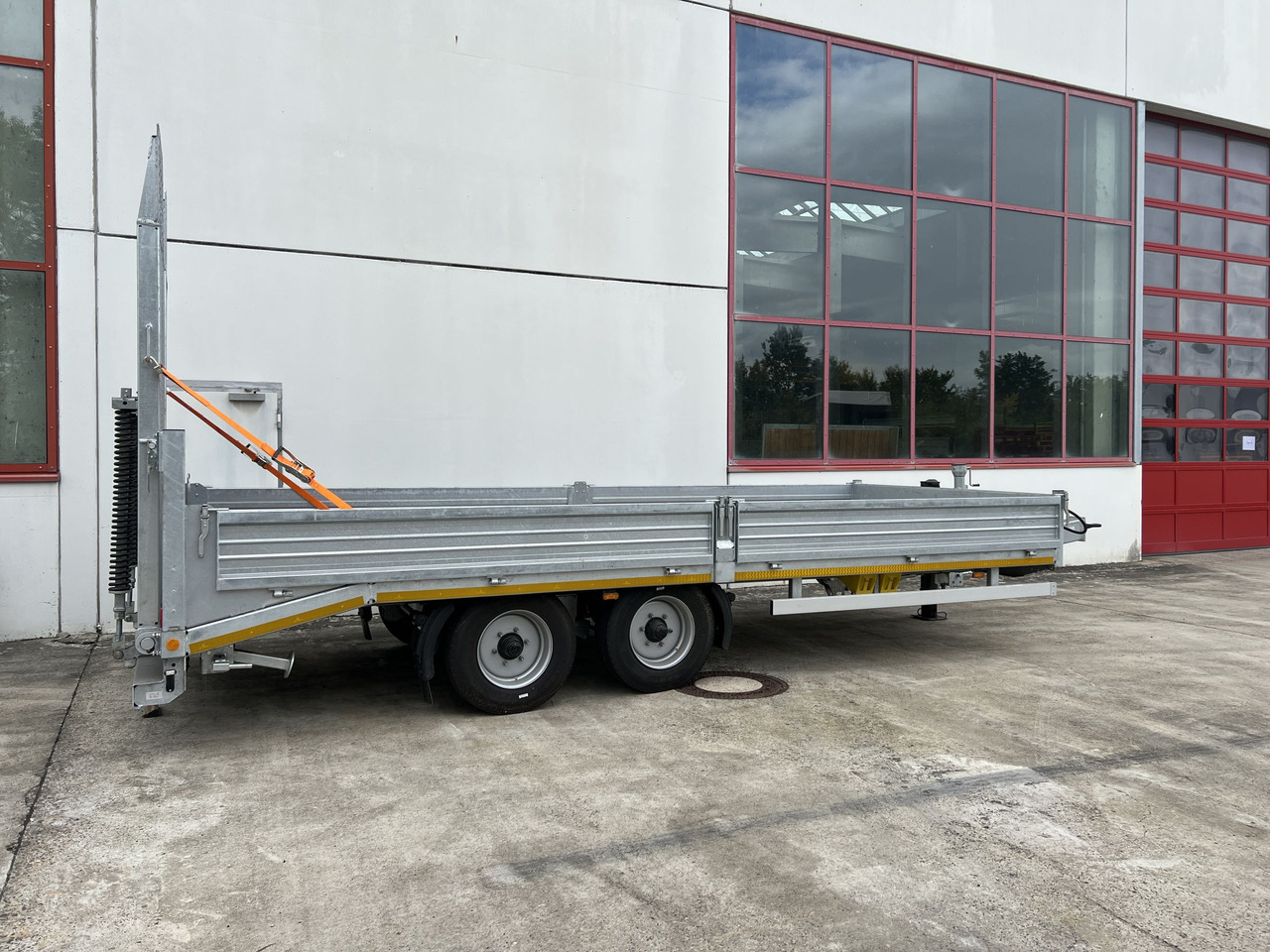 Möslein TT11 BR Neuer Tandemtieflader, breit Rampen - Låg lastare trailer: bild 5 Möslein TT11 BR Neuer Tandemtieflader, breit Rampen - Låg lastare trailer: bild 5