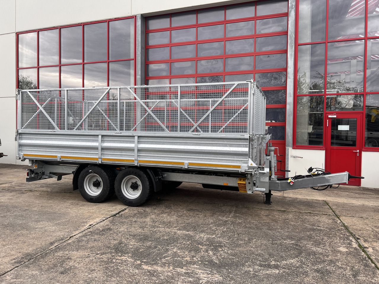 Möslein TTD 11 Breite Reifen 5,70 lang Kipper Tieflader, Breite Reifen, 5,70 m lang-- Neufahrzeug -- - Tippsläp: bild 1 Möslein TTD 11 Breite Reifen 5,70 lang Kipper Tieflader, Breite Reifen, 5,70 m lang-- Neufahrzeug -- - Tippsläp: bild 1