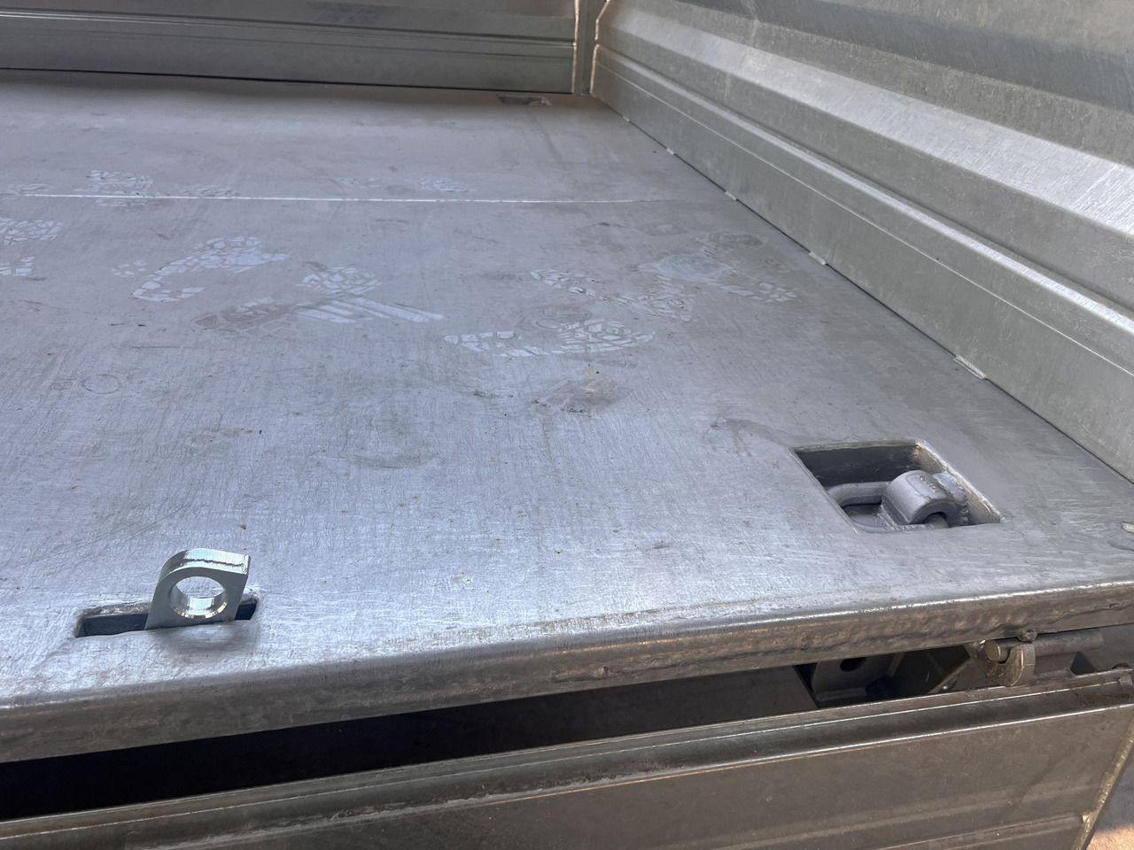 Möslein TTD 14 5,70 m 14 t Kipper Tieflader 5,70 m lang, Breite Reifen-- Neufahrzeug -- - Tippsläp: bild 3 Möslein TTD 14 5,70 m 14 t Kipper Tieflader 5,70 m lang, Breite Reifen-- Neufahrzeug -- - Tippsläp: bild 3