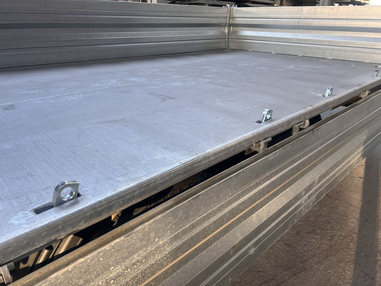 Möslein TTD 14 5,70 m 14 t Tandem- Kipper Tieflader 5,70 m lang, Breite Reifen-- Neufahrzeug -- - Tippsläp: bild 2 Möslein TTD 14 5,70 m 14 t Tandem- Kipper Tieflader 5,70 m lang, Breite Reifen-- Neufahrzeug -- - Tippsläp: bild 2