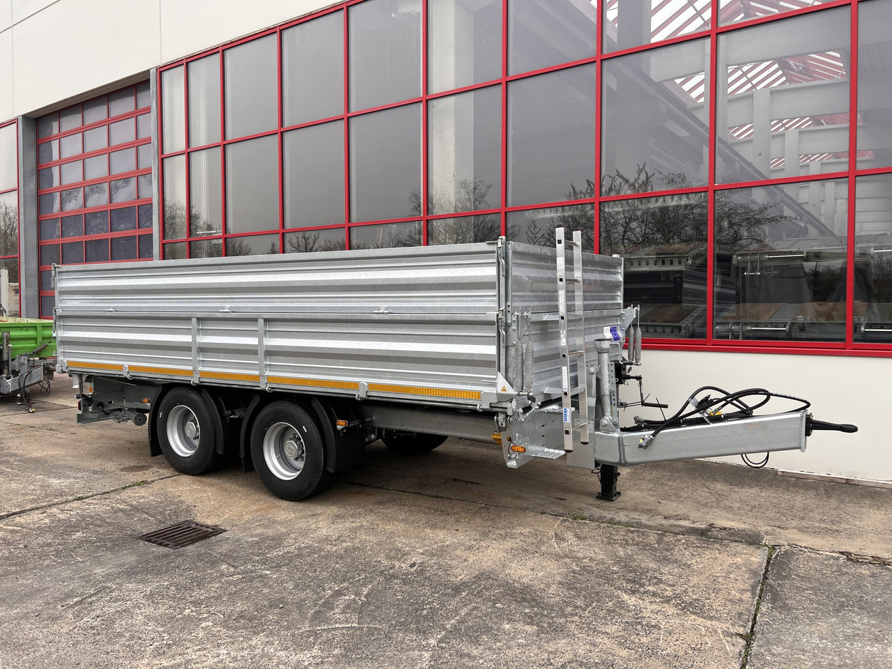 Möslein TTD 19 AB 19 t Tandem 3 Seiten Kipper TiefladerAufsatzbordwänden-- Neufahrzeug -- - Tippsläp: bild 4 Möslein TTD 19 AB 19 t Tandem 3 Seiten Kipper TiefladerAufsatzbordwänden-- Neufahrzeug -- - Tippsläp: bild 4