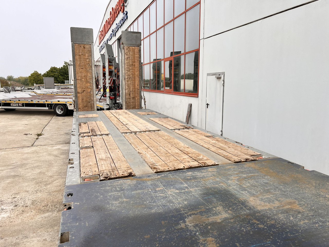 Müller Mitteltal D3 3 Achs Tieflader 9 m, Verzinkt, Wenig Benutzt - Låg lastare trailer: bild 3 Müller Mitteltal D3 3 Achs Tieflader 9 m, Verzinkt, Wenig Benutzt - Låg lastare trailer: bild 3