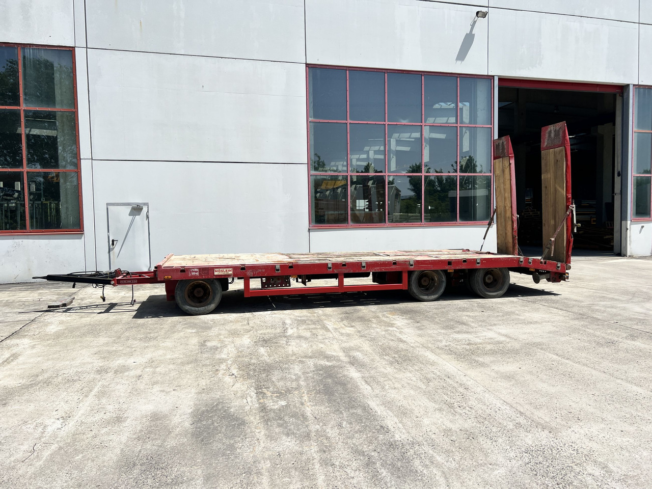 T3 3 Achs Tiefladeranhänger mit gerader Ladefläche - Låg lastare trailer: bild 1 T3 3 Achs Tiefladeranhänger mit gerader Ladefläche - Låg lastare trailer: bild 1